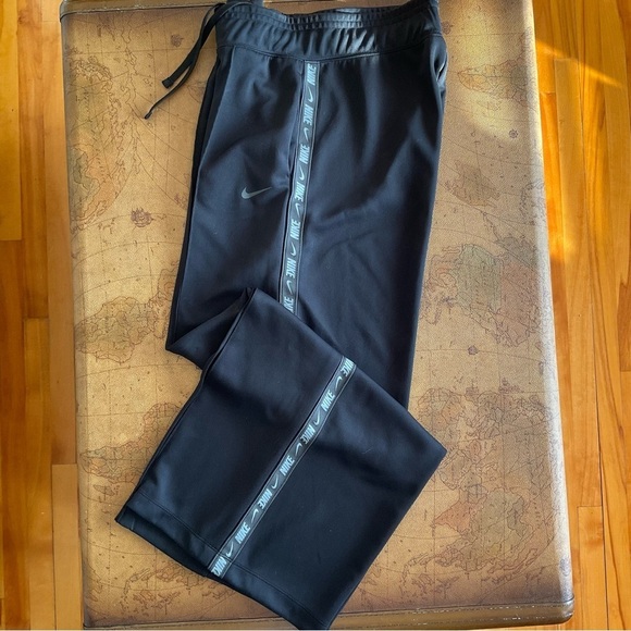 Nike Black Wide-Leg Pants with Side Stripe - Picture 2 of 8